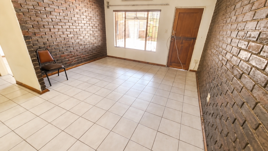 2 Bedroom Property for Sale in Rustenburg Central North West